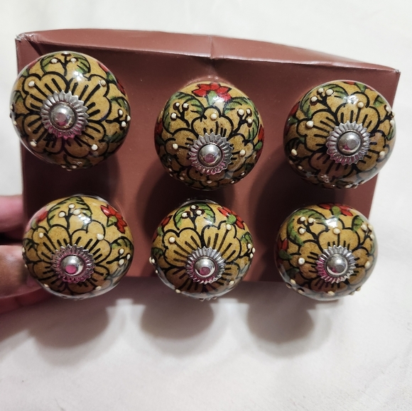 Floral vintage Ceramic Cabinet Knobs (Set of 6) - - Picture 7 of 8